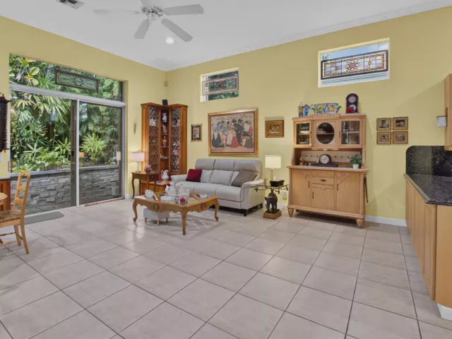 Продажа дома по адресу 6295 NW 43RD Terrace - фото 9379587