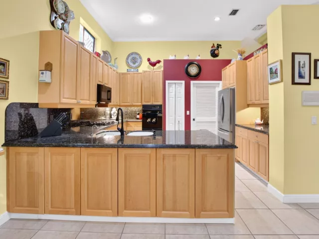 Продажа дома по адресу 6295 NW 43RD Terrace - фото 9379593