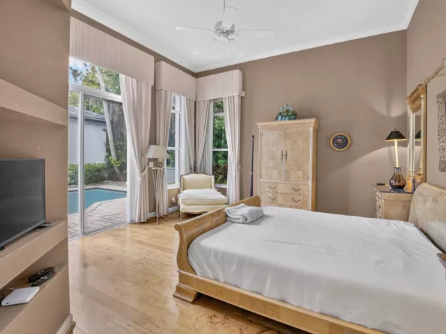 Продажа дома по адресу 6295 NW 43RD Terrace - фото 9379600