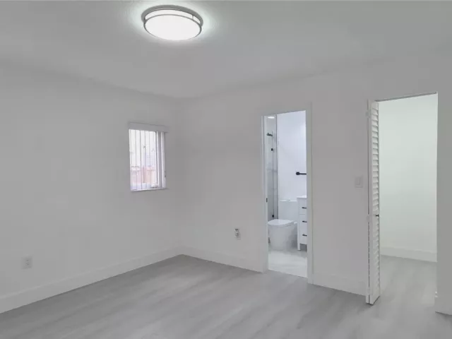 Продажа дома по адресу 9612 Grand Canal Dr - фото 9373613