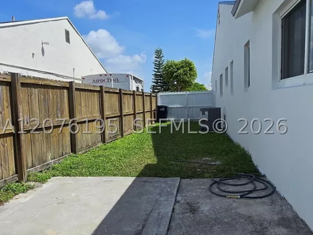 Продажа дома по адресу 9612 Grand Canal Dr - фото 9373616