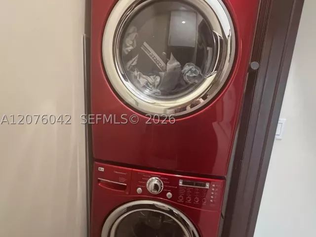 Продажа дома по адресу 3864 NE 167th St 5 - фото 9374217