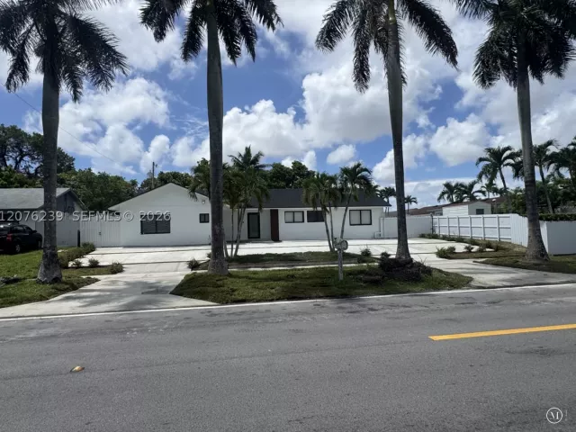 Продажа дома по адресу 10830 SW 160th St - фото 9383756