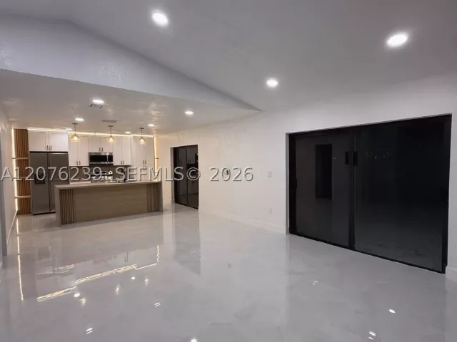 Продажа дома по адресу 10830 SW 160th St - фото 9383760