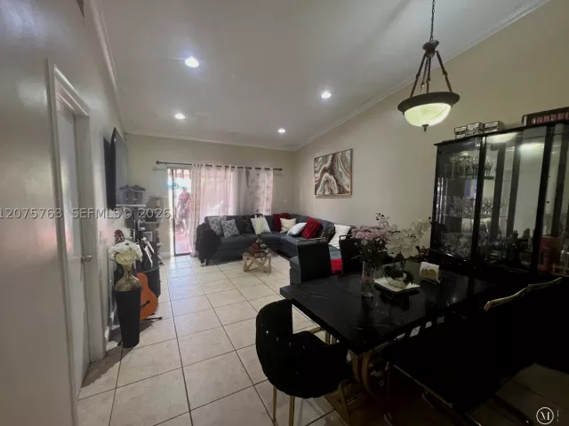 Продажа дома по адресу 6028 SW 147th Pl - фото 9374157