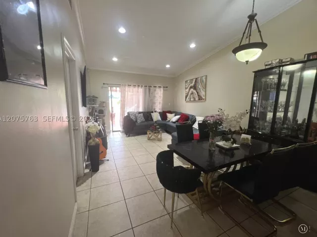 Продажа дома по адресу 6028 SW 147th Pl - фото 9374159