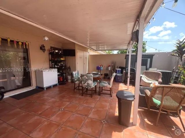Продажа дома по адресу 6028 SW 147th Pl - фото 9374161