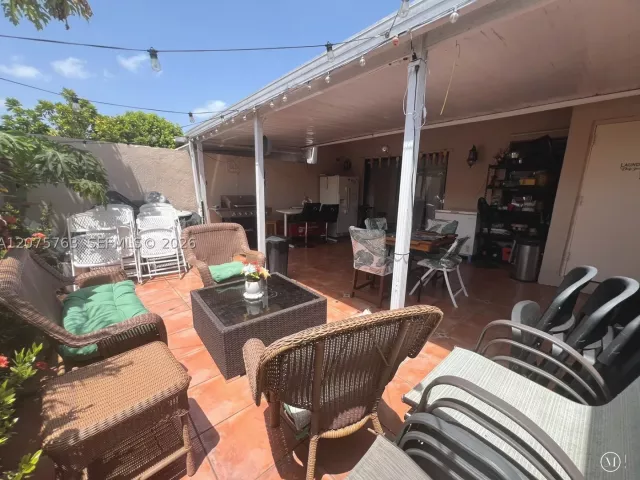 Продажа дома по адресу 6028 SW 147th Pl - фото 9374167