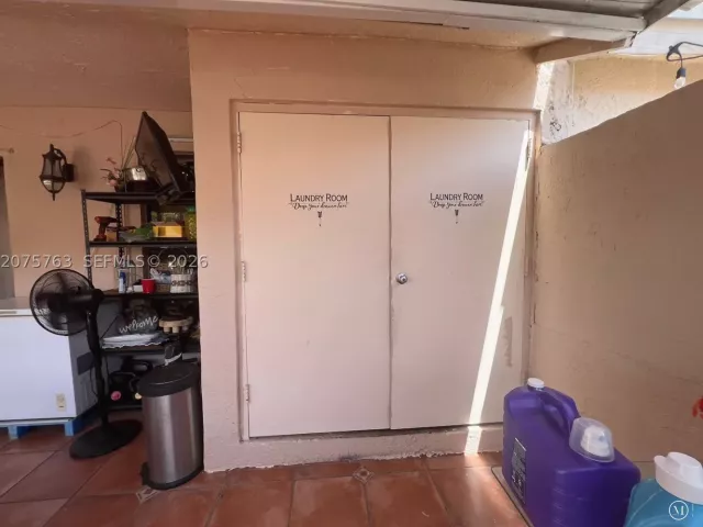 Продажа дома по адресу 6028 SW 147th Pl - фото 9374171