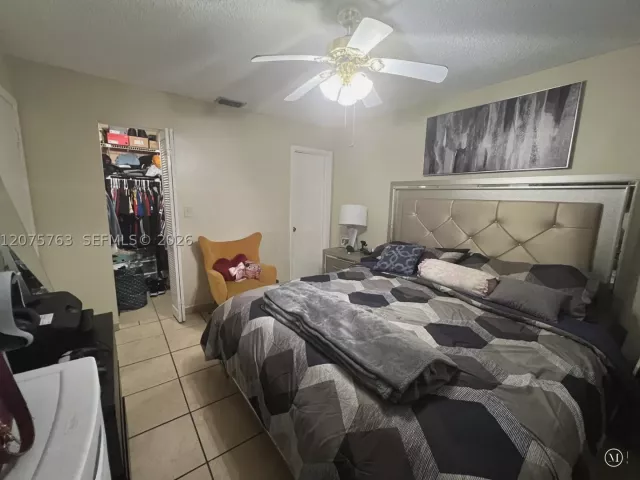Продажа дома по адресу 6028 SW 147th Pl - фото 9374174