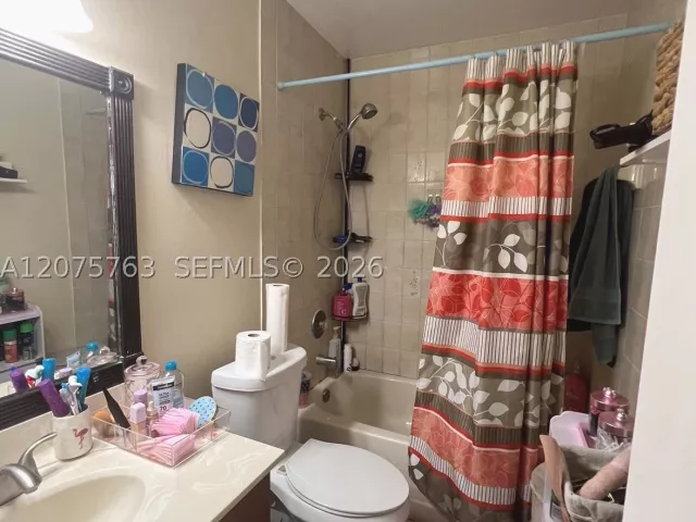 Продажа дома по адресу 6028 SW 147th Pl - фото 9374175