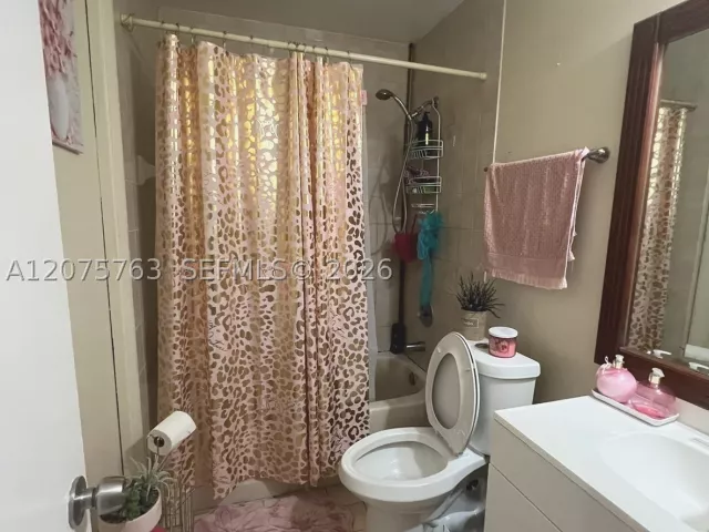 Продажа дома по адресу 6028 SW 147th Pl - фото 9374180