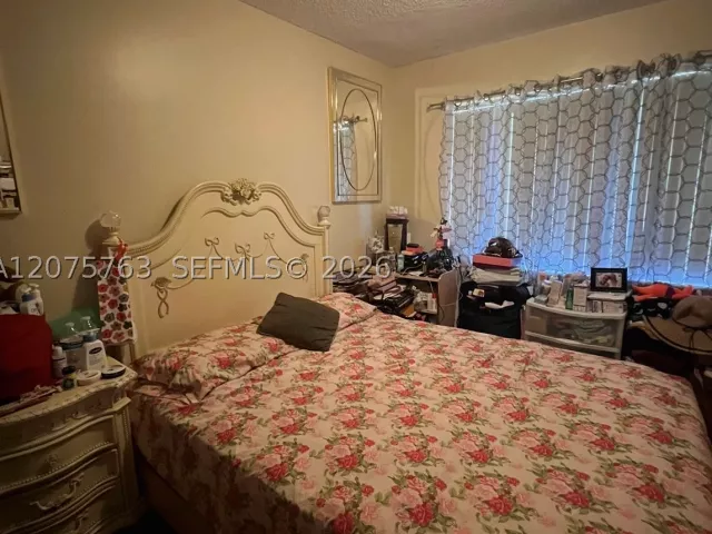 Продажа дома по адресу 6028 SW 147th Pl - фото 9374184