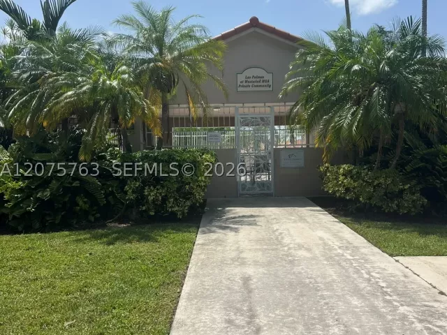Продажа дома по адресу 6028 SW 147th Pl - фото 9374191