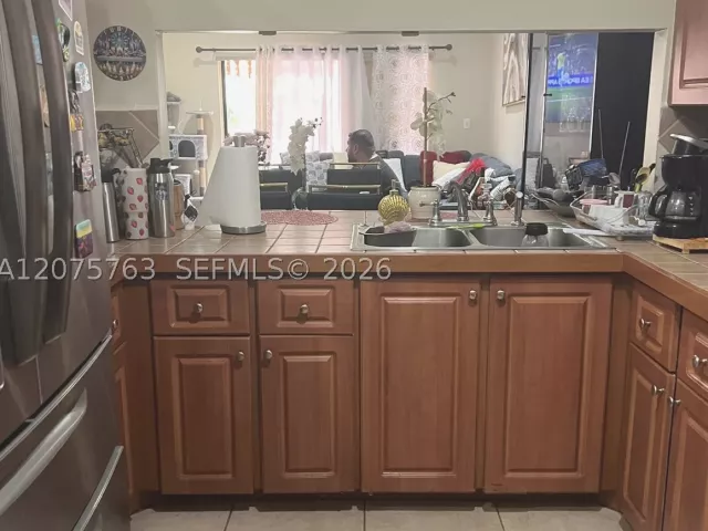 Продажа дома по адресу 6028 SW 147th Pl - фото 9374151