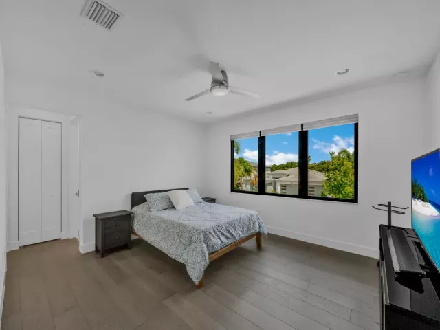 Продажа дома по адресу 8804 Skyward Street - фото 9390119