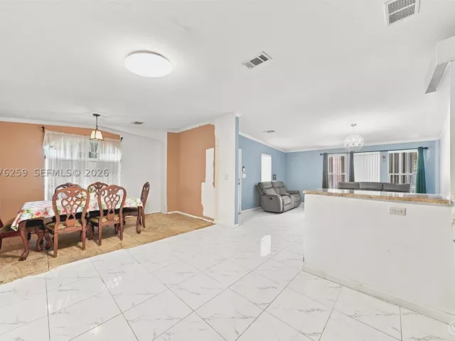 Продажа дома по адресу 6241 NW 1st Pl - фото 9374126