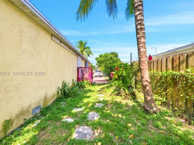 Продажа дома по адресу 6241 NW 1st Pl - фото 9374143