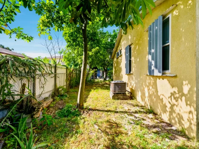 Продажа дома по адресу 6241 NW 1st Pl - фото 9374145