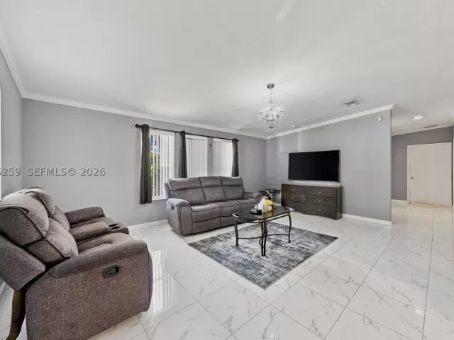 Продажа дома по адресу 6241 NW 1st Pl - фото 9374120