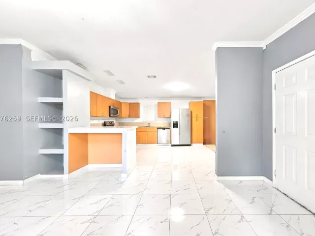 Продажа дома по адресу 6241 NW 1st Pl - фото 9374123