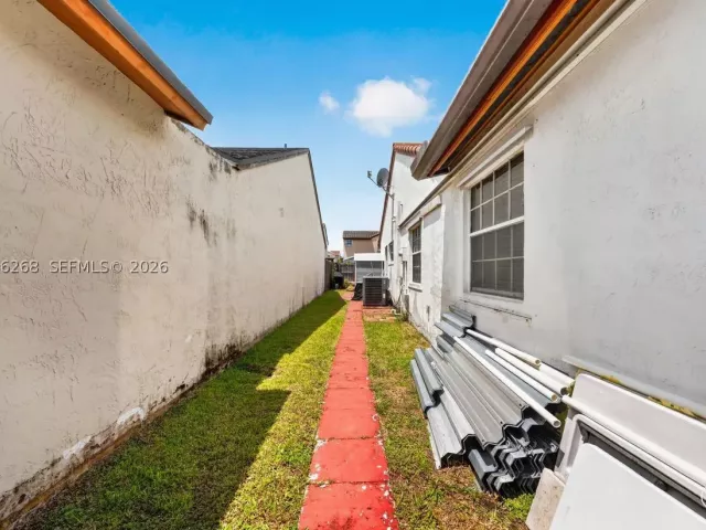Продажа дома по адресу 25014 SW 123rd Pl - фото 9374422