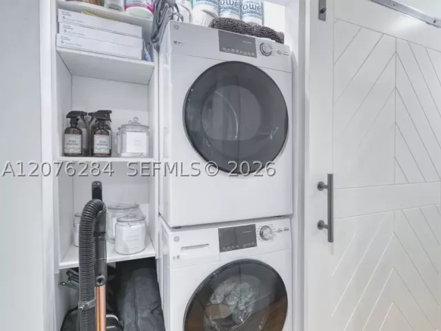 Продажа дома по адресу 13801 NE 1st Ave - фото 9373878