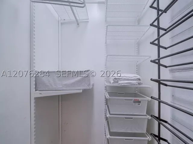 Продажа дома по адресу 13801 NE 1st Ave - фото 9373885
