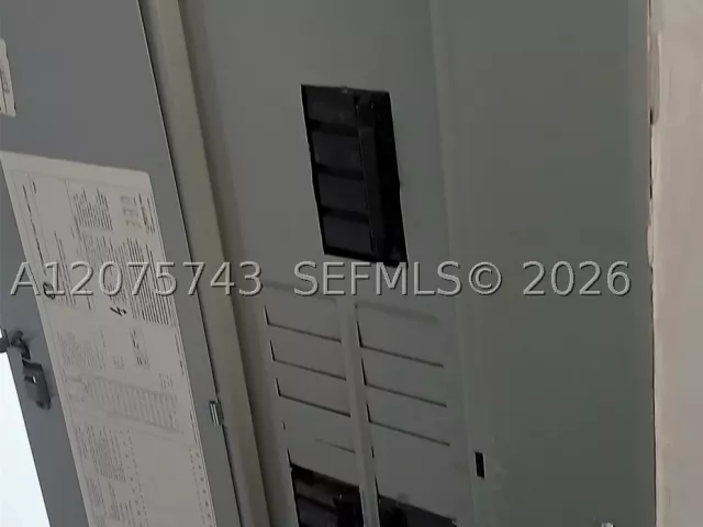 Продажа дома по адресу 1460 Marseille Dr - фото 9382187