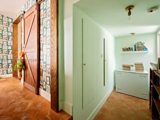 Продажа дома по адресу 524 W 47th St - фото 9374600