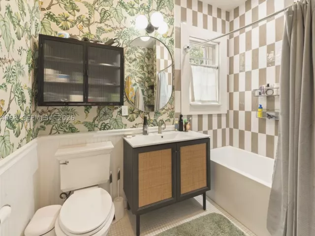 Продажа дома по адресу 524 W 47th St - фото 9374608