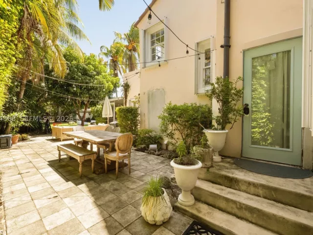 Продажа дома по адресу 524 W 47th St - фото 9374612