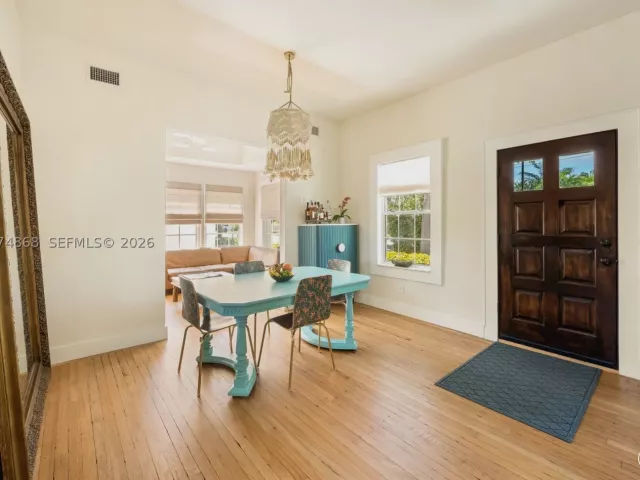 Продажа дома по адресу 524 W 47th St - фото 9374595