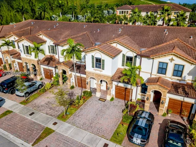 Продажа дома по адресу 8945 NW 98th Ave - фото 9375427