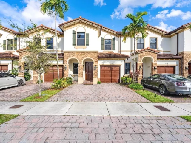 Продажа дома по адресу 8945 NW 98th Ave - фото 9375415