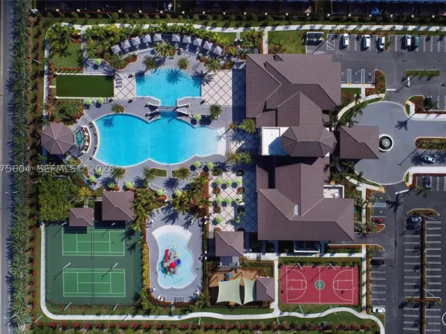 Продажа дома по адресу 8945 NW 98th Ave - фото 9375420