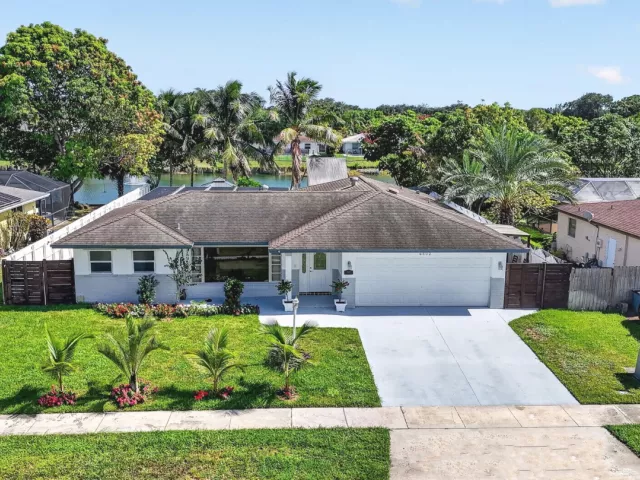 Продажа дома по адресу 4602 BISON Street - фото 9374682