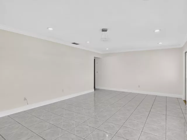 Продажа дома по адресу 4602 BISON Street - фото 9374704