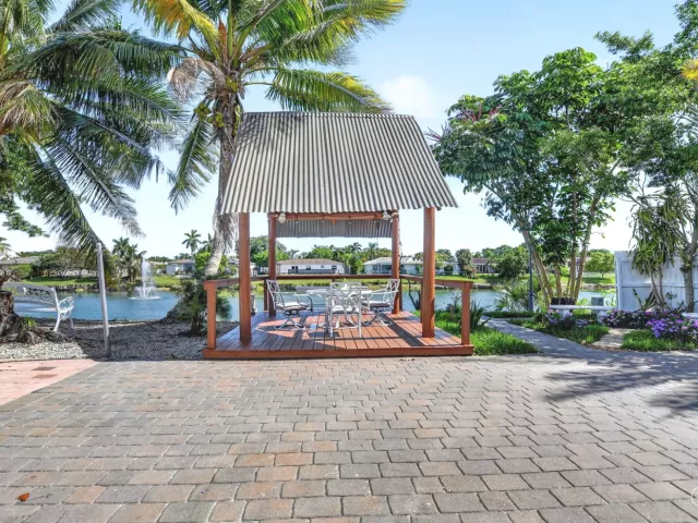 Продажа дома по адресу 4602 BISON Street - фото 9374731