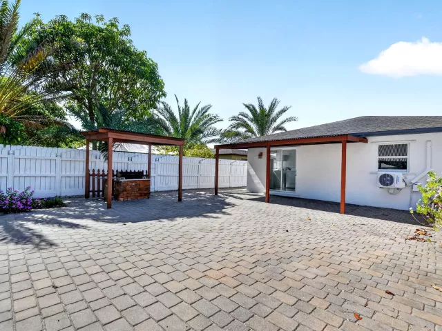 Продажа дома по адресу 4602 BISON Street - фото 9374733