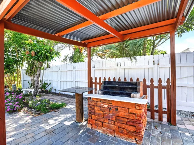 Продажа дома по адресу 4602 BISON Street - фото 9374734