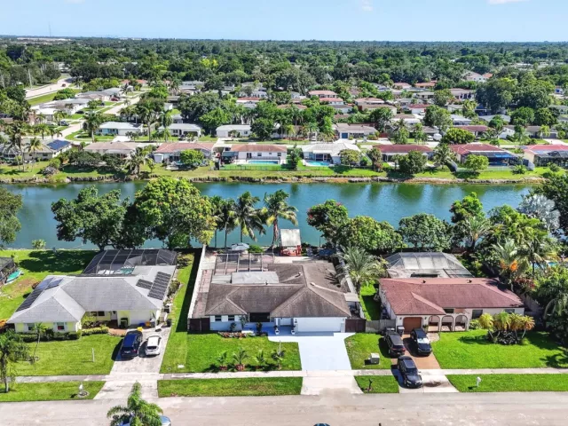 Продажа дома по адресу 4602 BISON Street - фото 9374743
