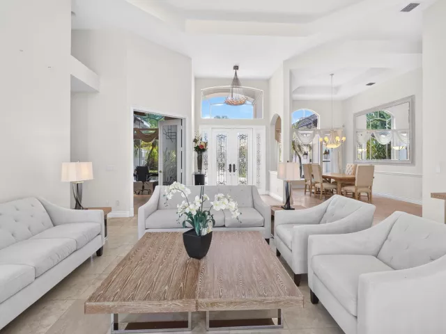 Продажа дома по адресу 10833 Egret Pointe Lane - фото 9377884
