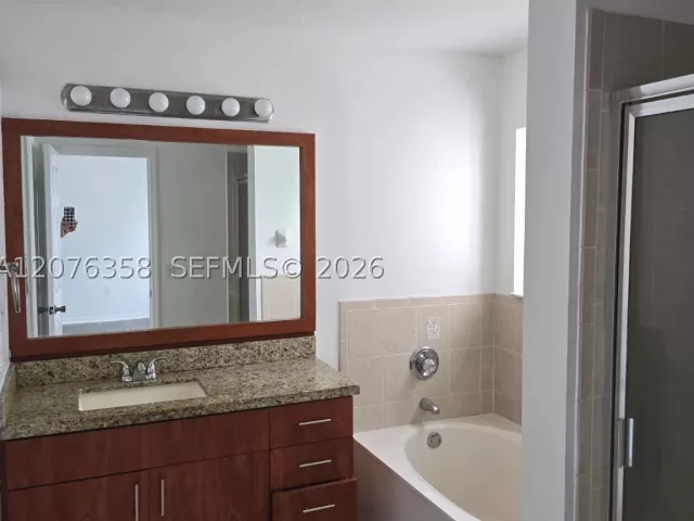 Продажа дома по адресу 13658 SW 142nd Ter - фото 9380548