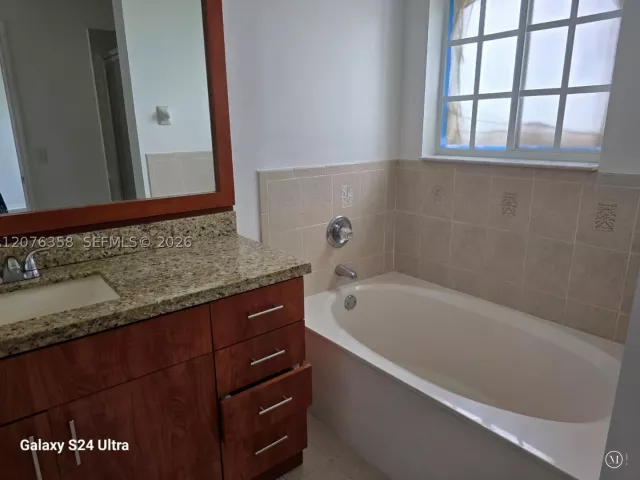 Продажа дома по адресу 13658 SW 142nd Ter - фото 9380549