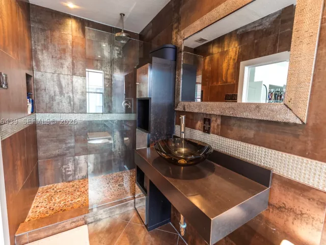 Продажа дома по адресу 14965 SW 23rd Ln - фото 9383795