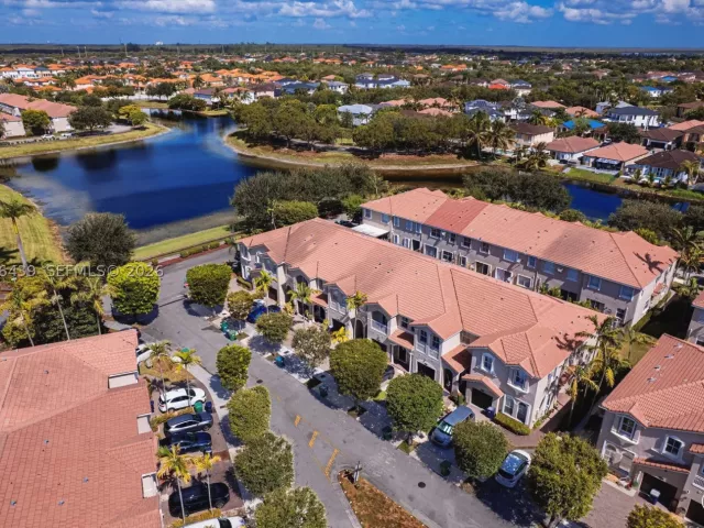 Продажа дома по адресу 14965 SW 23rd Ln - фото 9383778