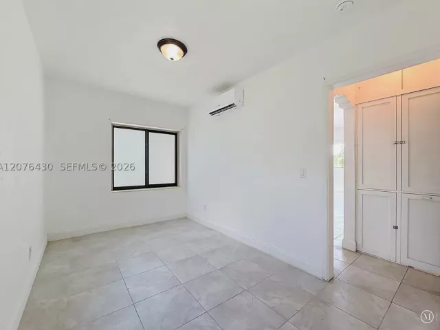 Продажа дома по адресу 230 NW 56th Ct - фото 9380639