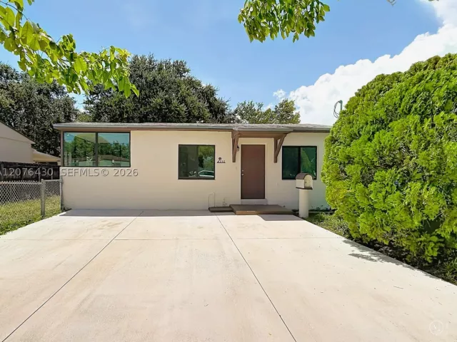 Продажа дома по адресу 230 NW 56th Ct - фото 9380630