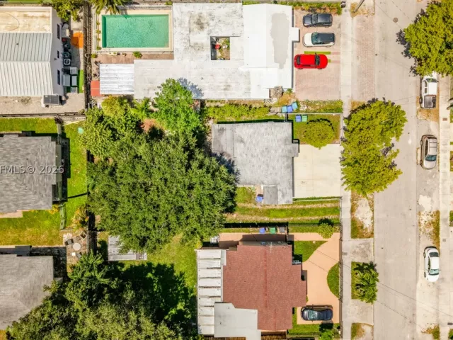 Продажа дома по адресу 230 NW 56th Ct - фото 9380654